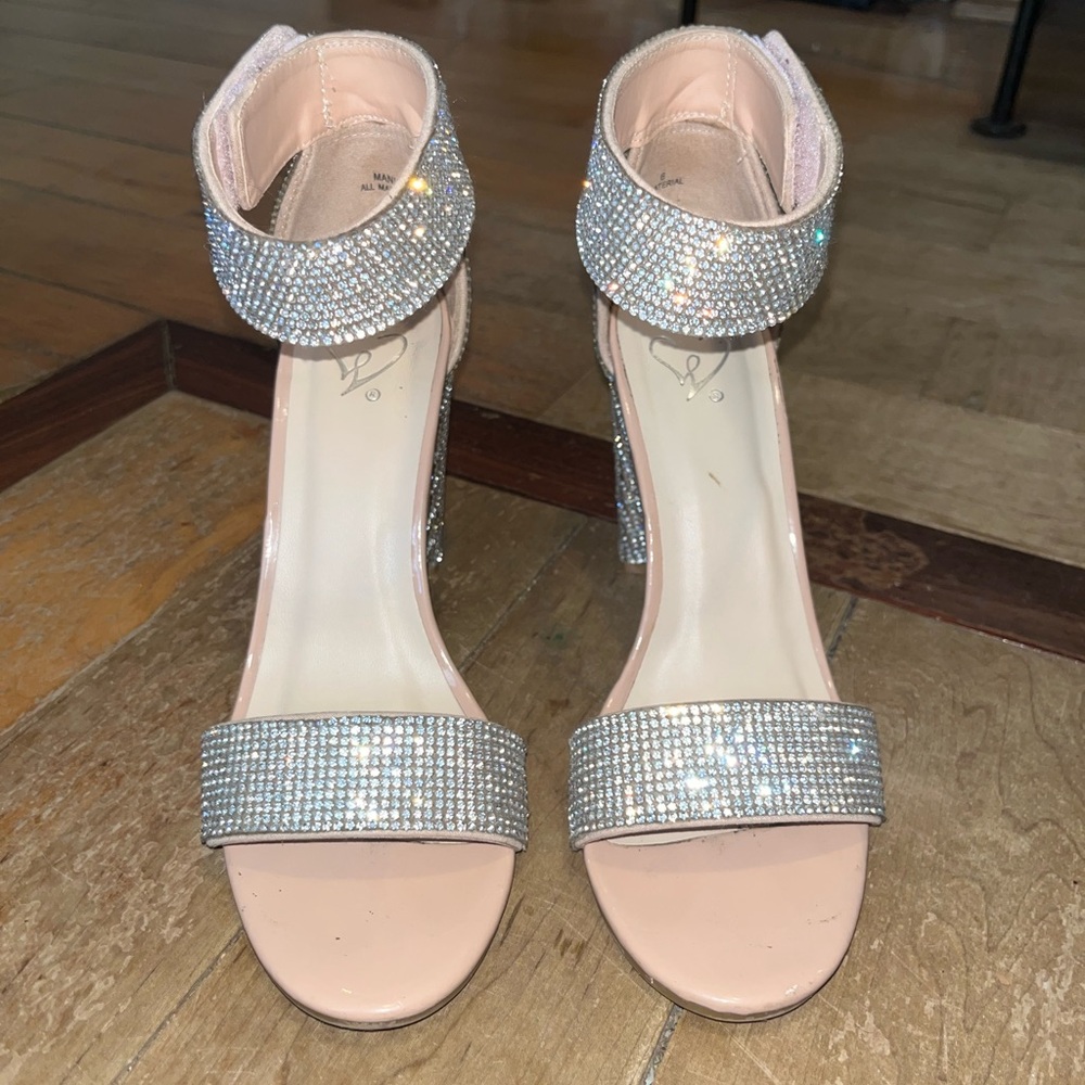 Windsor size 6 chunky heel sliver sparkle